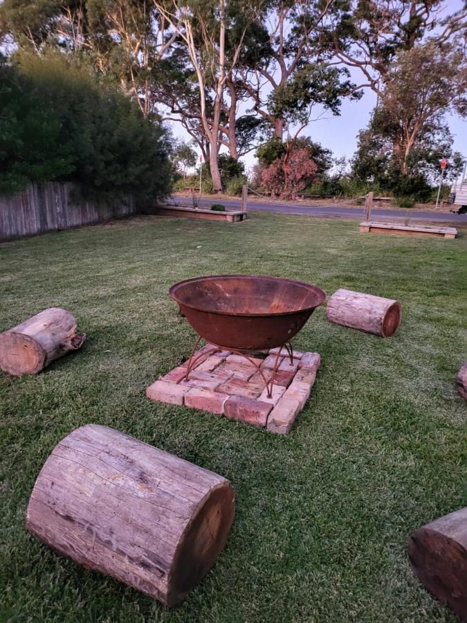 Husky 56 Beachfront Villa'S - Great Location On The Beach Huskisson Exterior foto